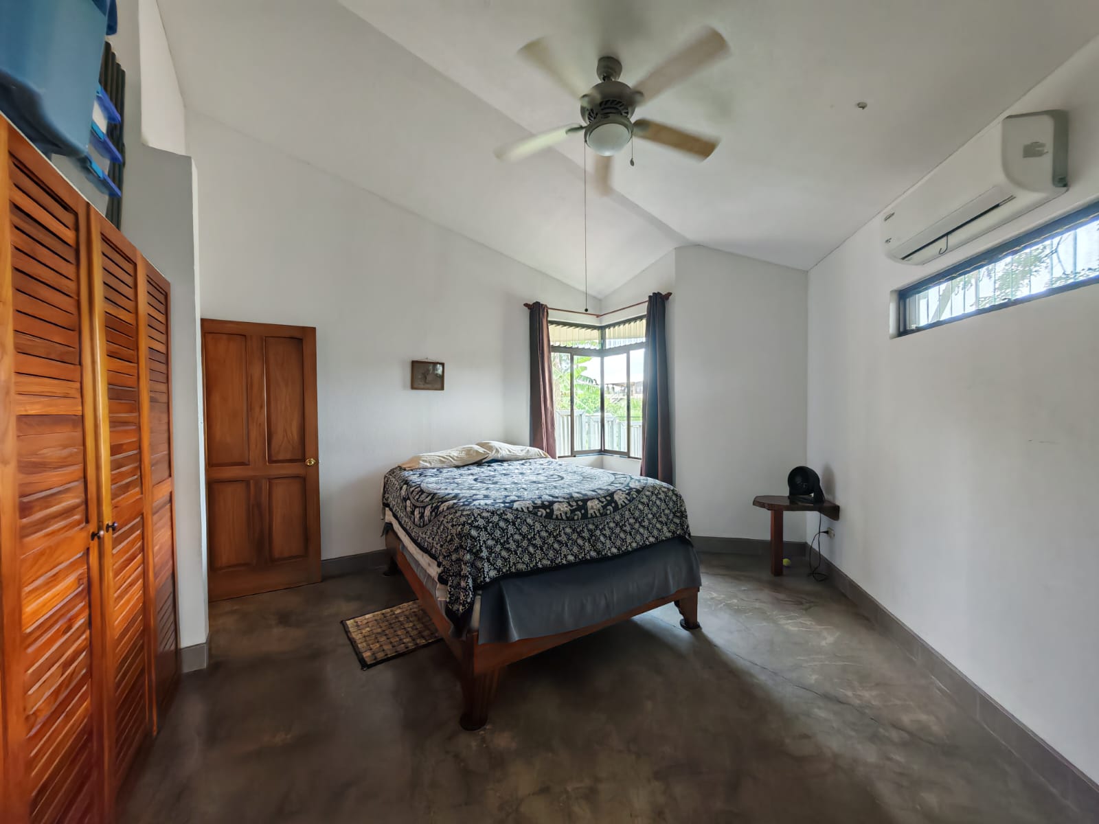 Charming 2BR Home + 1BR Casita on 1,000 m² Lot with Volcano & Lake Views photo 14