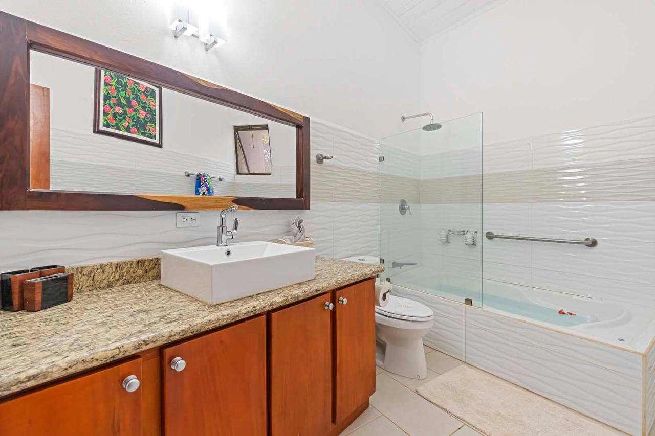 Beautiful 3-Story Property with 4 Apartments, Pool & Panoramic Comforts photo 32