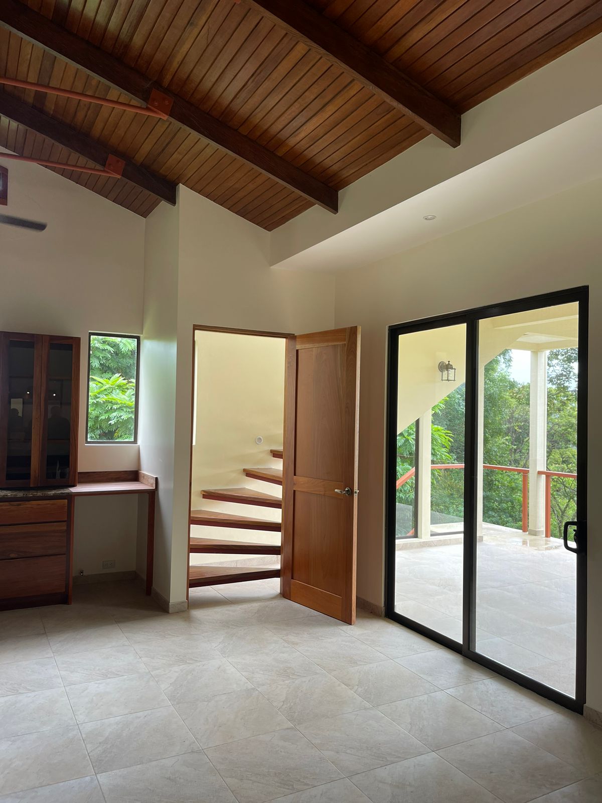 Charming 132 m² Home on 5,000 m² Lot w/ Creek in a Gated Community photo 12