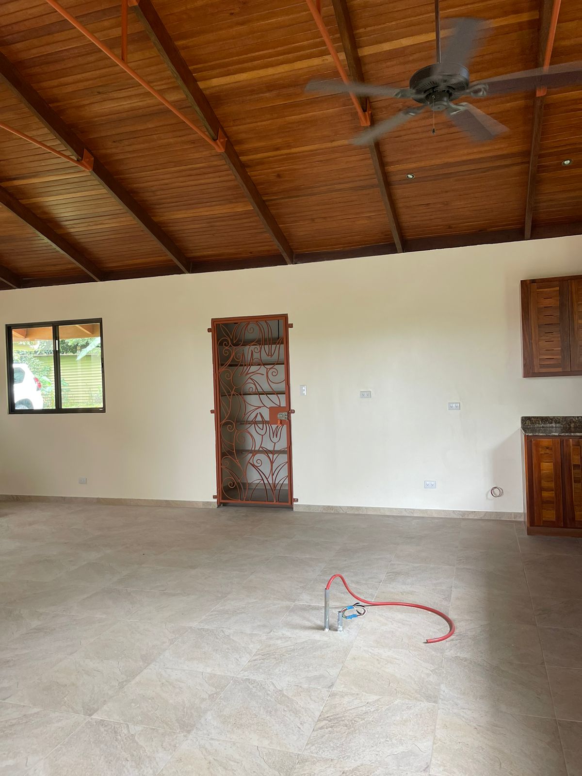 Charming 132 m² Home on 5,000 m² Lot w/ Creek in a Gated Community photo 11