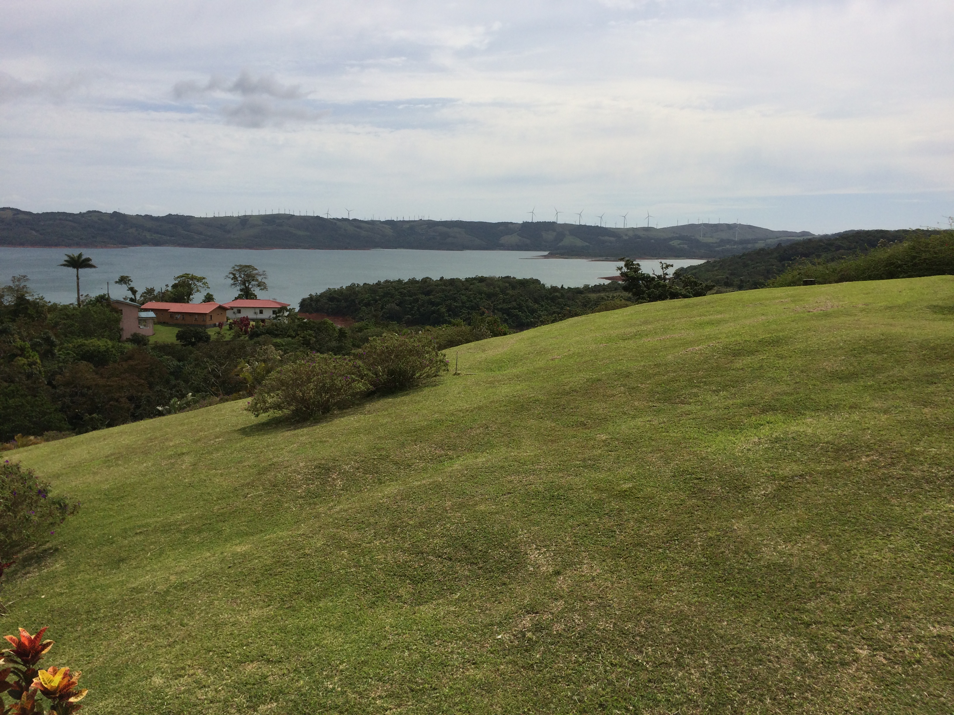 Stunning 374 m² 3BD 3BA Home with Expansive Lake and Volcano Views photo 41