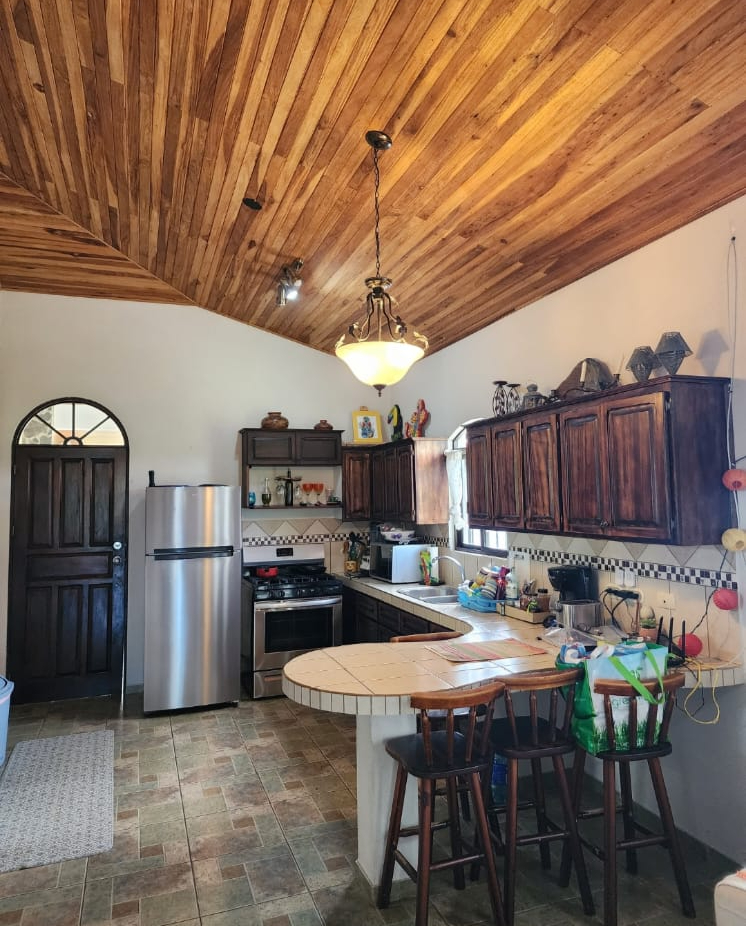 Spacious Home 3 BD 2.5 BA with Apartment, Pool, and Beautiful Views photo 14