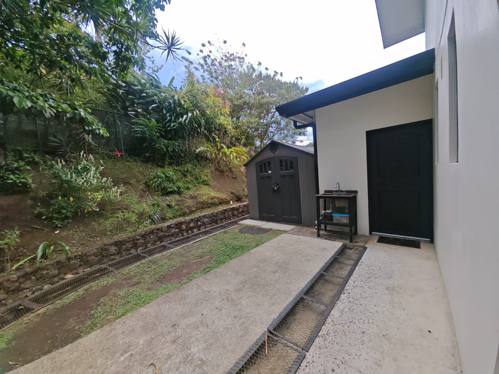 Spacious & Stylish Home 3BD 2BA + Apartment, Fully Furnished In Tronadora photo 44