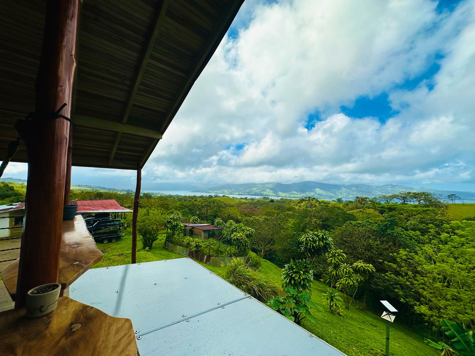 Newly 1 Bedroom 2 Bathroom Home with Lake and Volcano View  photo 21