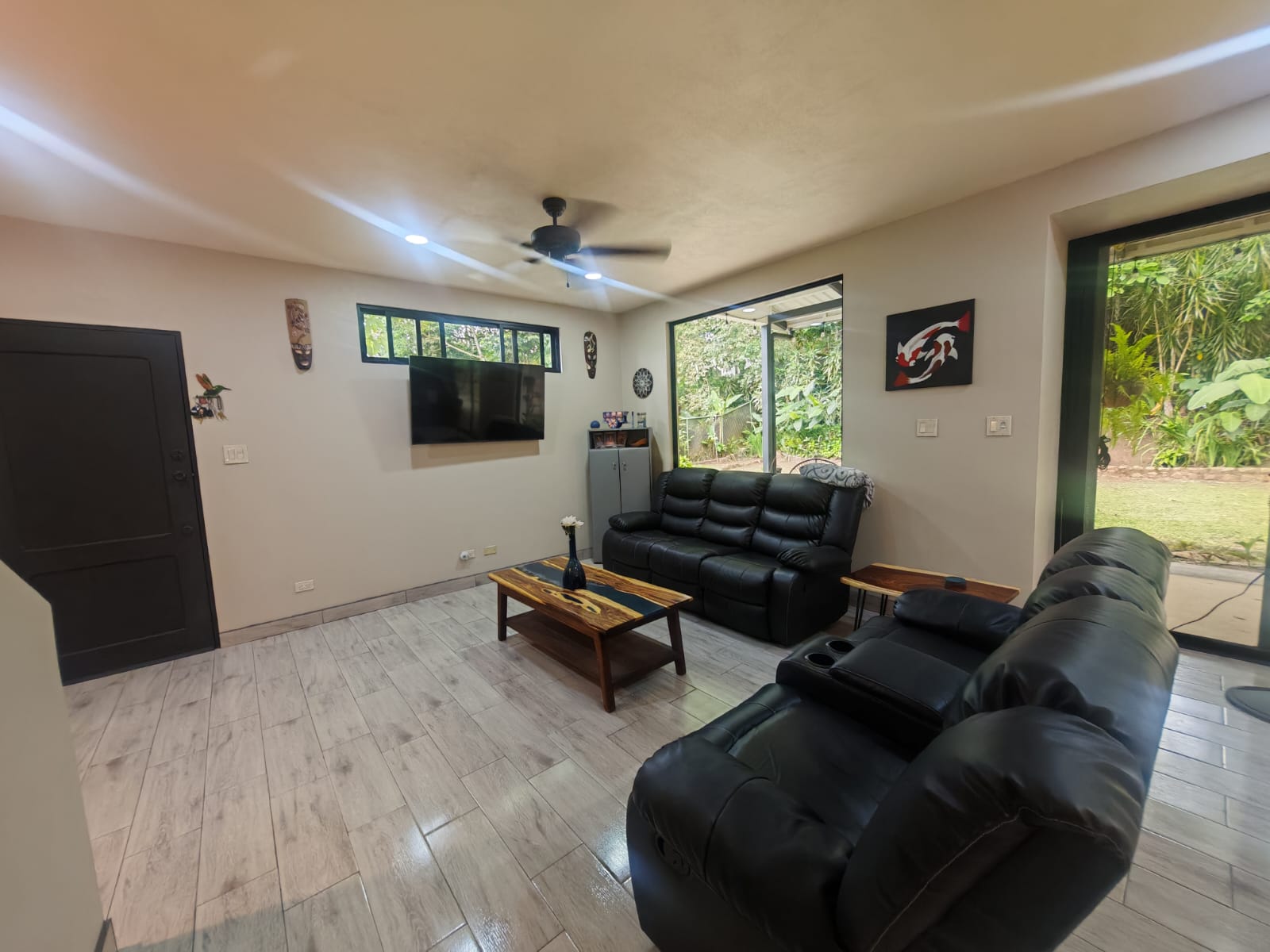 Spacious & Stylish Home 3BD 2BA + Apartment, Fully Furnished In Tronadora photo 9