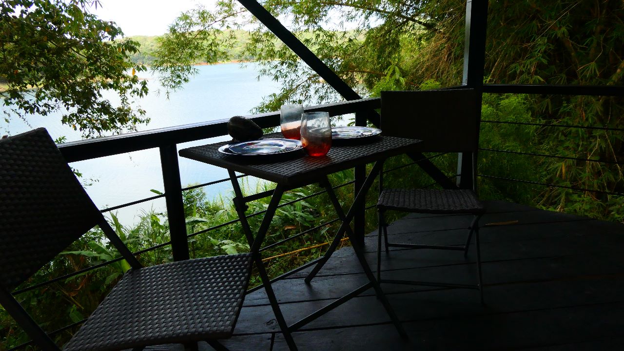 A very unique 1 Bedroom/1 Bathroom Boat House with lake access photo 15