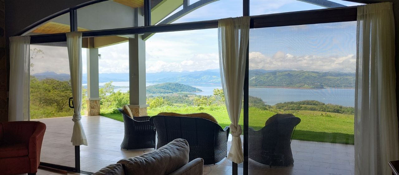 Luxury 2 Bedroom / 2 Bathroom Home W/  Stunning Lake & Volcano Views photo 35