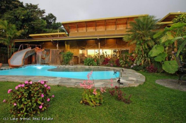 Modern Bali-Style Home, 8 BD, 5 BA 3,70 Acre In Nuevo Arenal photo 9