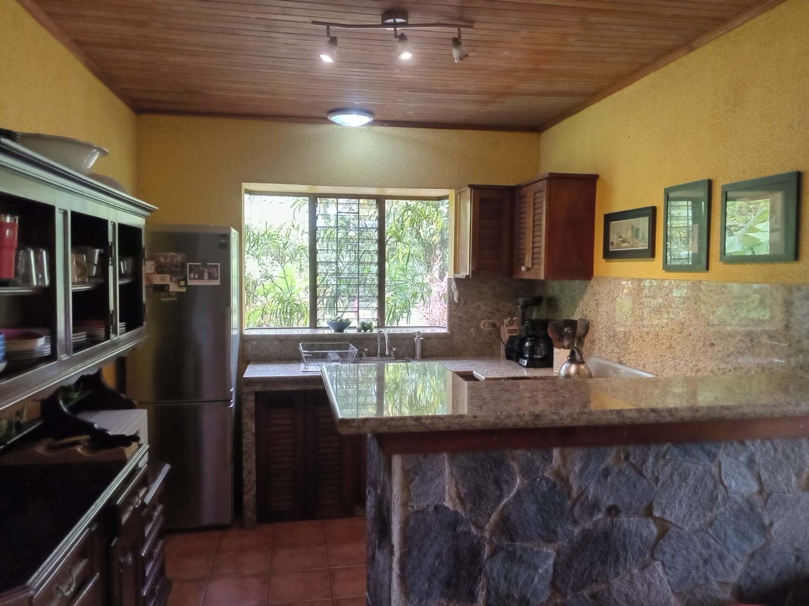 Commercial property: main house + 5 cabins + greenhouse + stable in Cinco Esquinas  photo 11