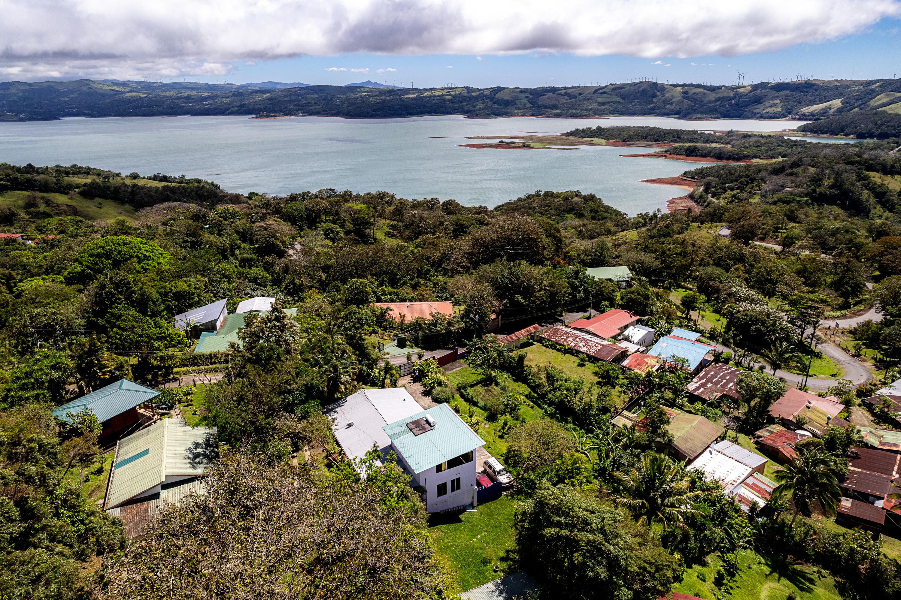 Spacious 4-BD, 3.5-BA Home with Lake Arenal View – Semi-Furnished photo 28