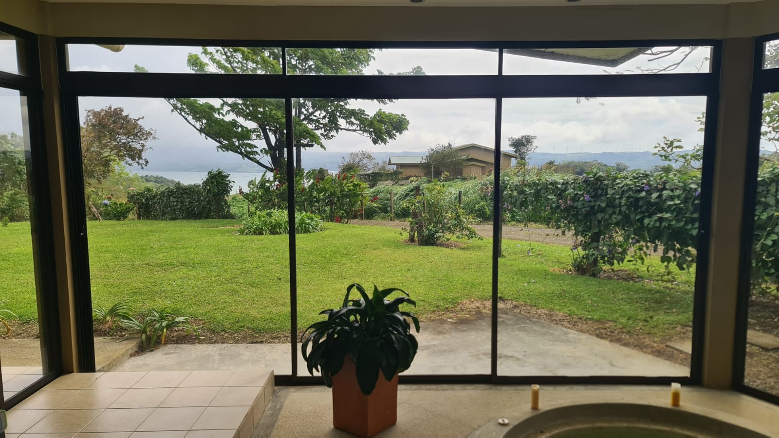  Beautiful 3 Bedroom 2 Bathroom Furnished Home in El Aguacate photo 18