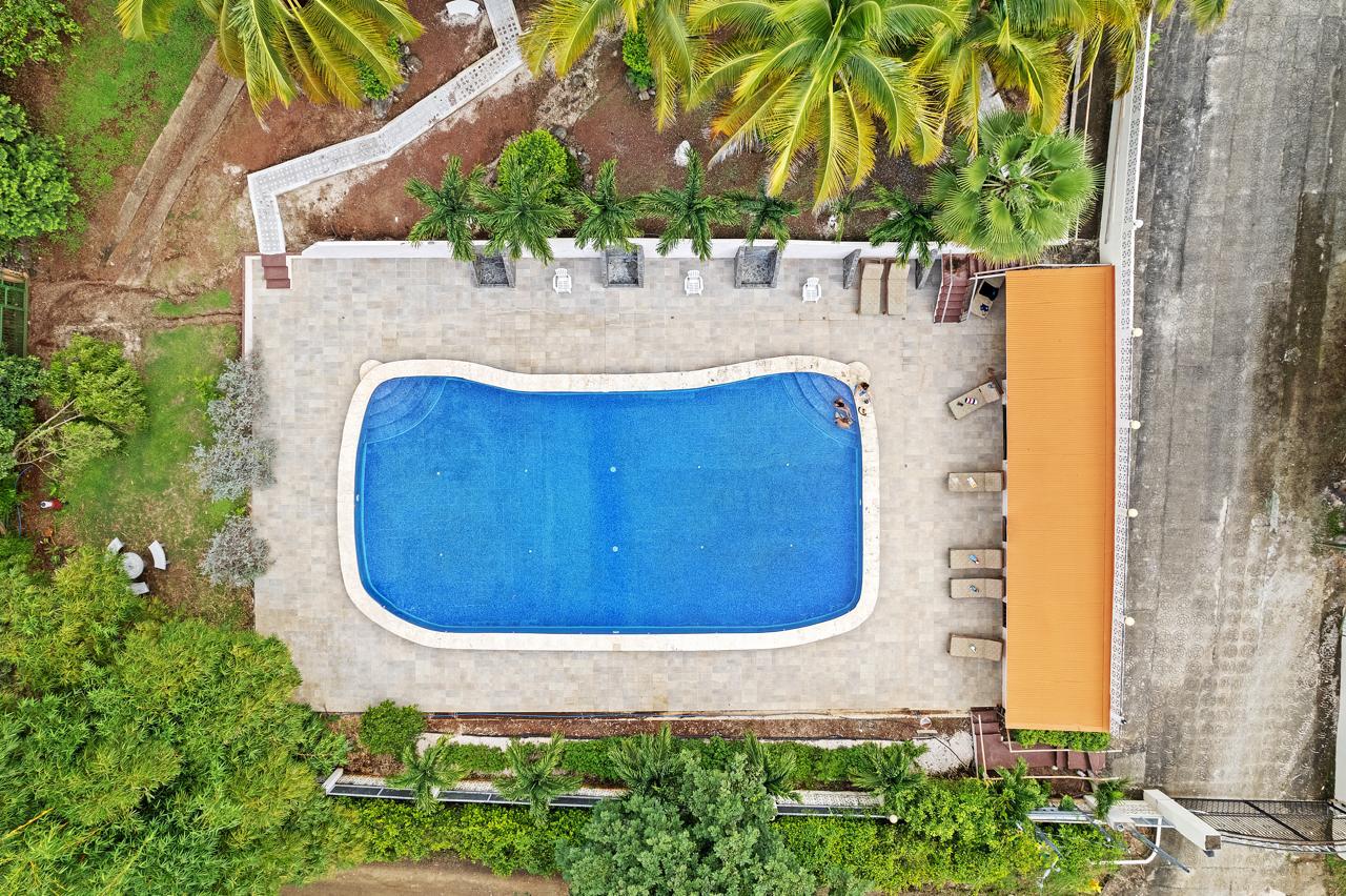 Luxury 19-Bedroom Property with Pools, Gardens & Stunning Ocean Views  photo 54