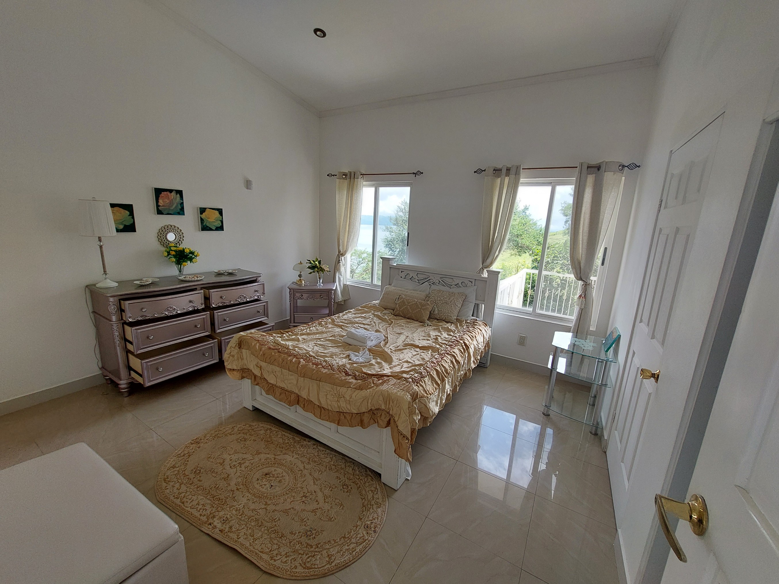 Luxury 7.41 Acre Estate 13 BD 10 BA w/ beautiful views of Lake Arenal & the Volcano  photo 35