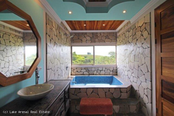 Modern Bali-Style Home, 8 BD, 5 BA 3,70 Acre In Nuevo Arenal photo 30
