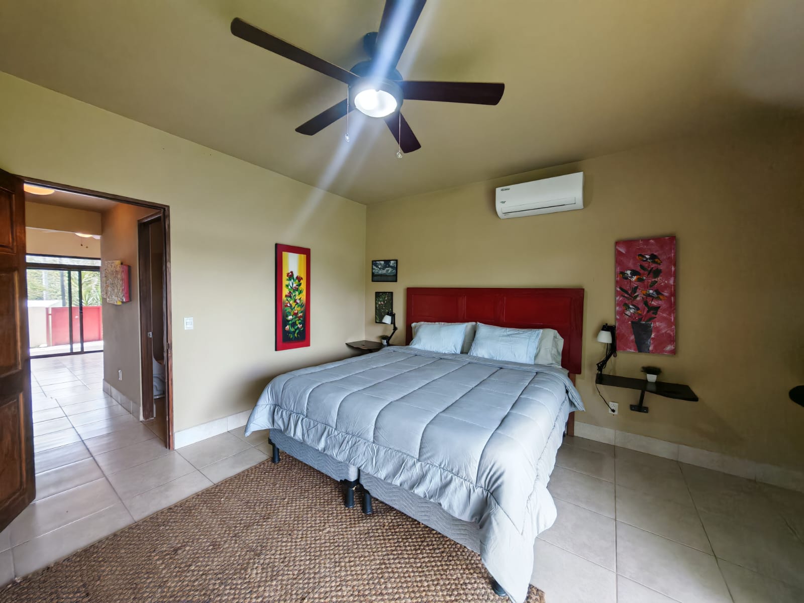 Charming 2BR Home + 1BR Casita on 1,000 m² Lot with Volcano & Lake Views photo 44