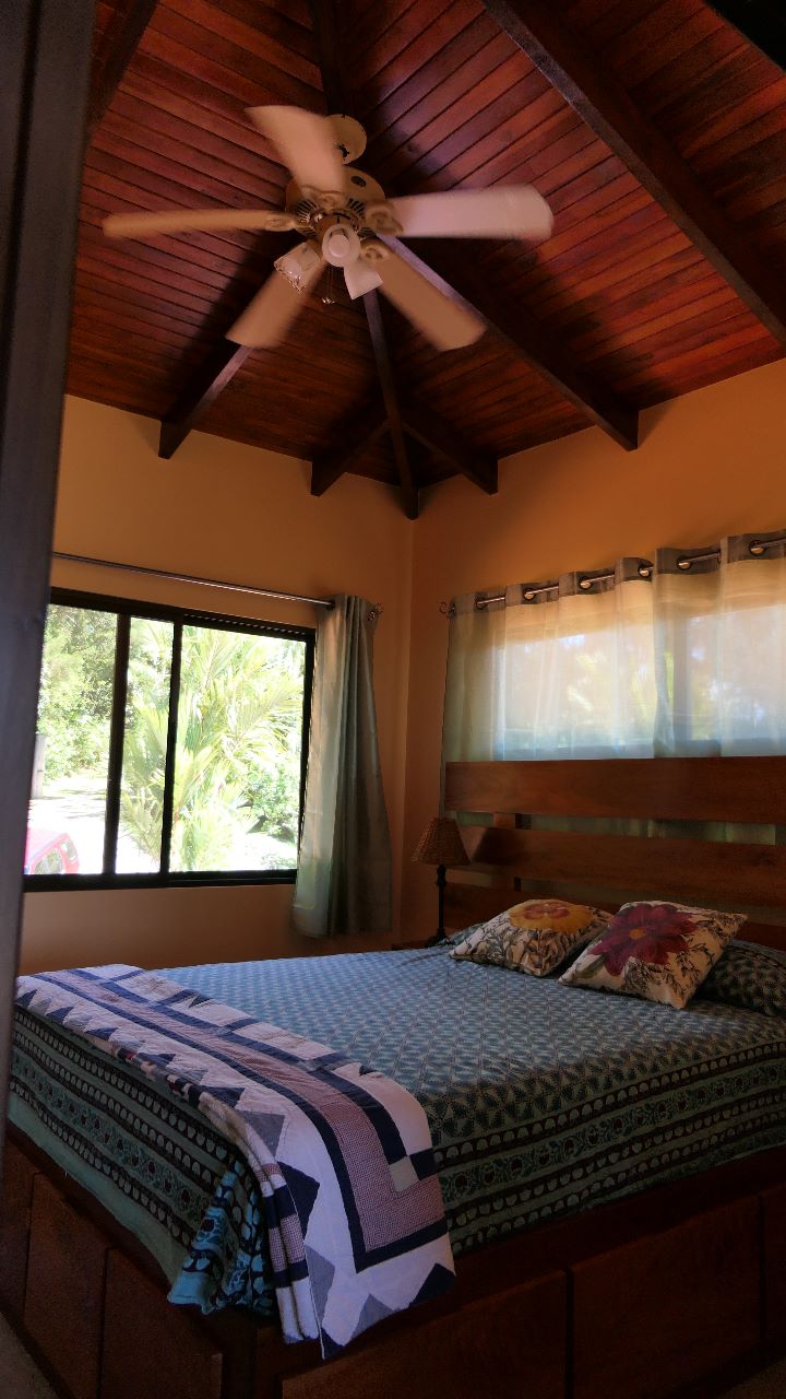 A new beautiful 2 BD/2 BA lake, volcano & rain forest view Casita  photo 14