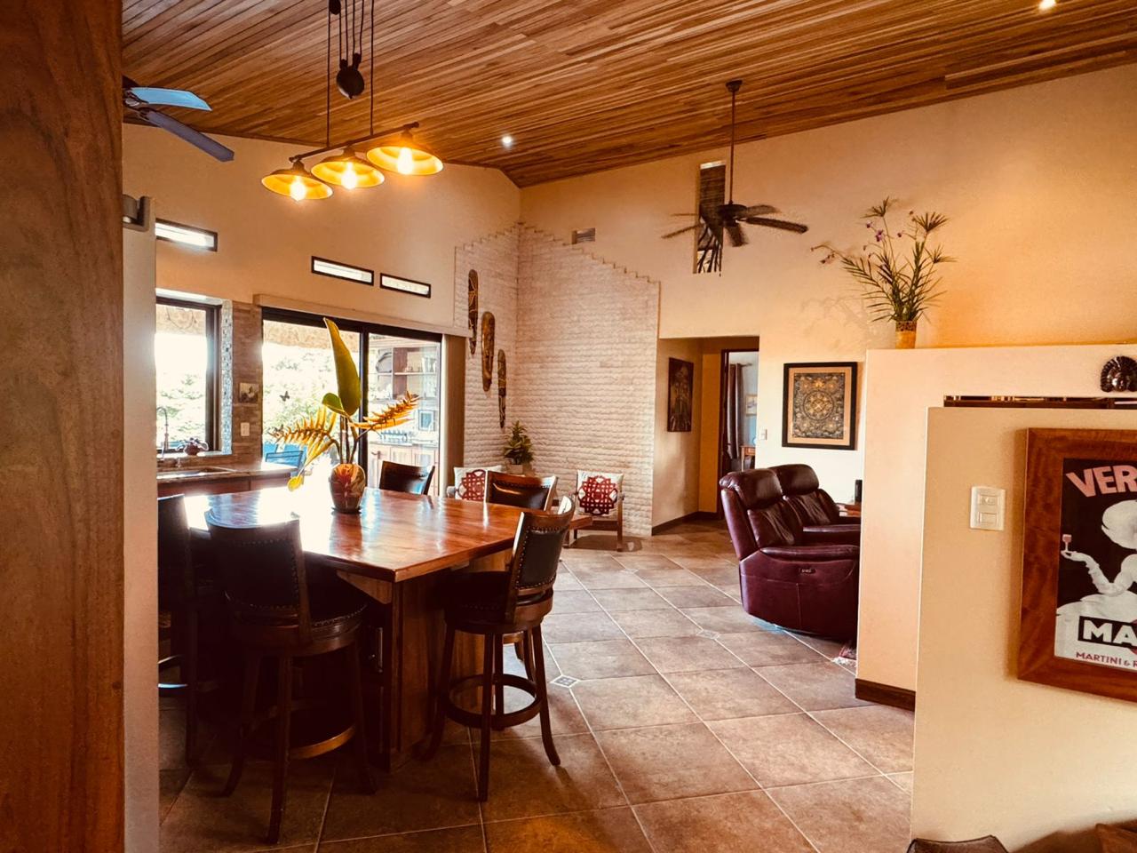 Lake & Volcano View Estate with Pool, Jacuzzi & Apt In El Aguacate photo 8