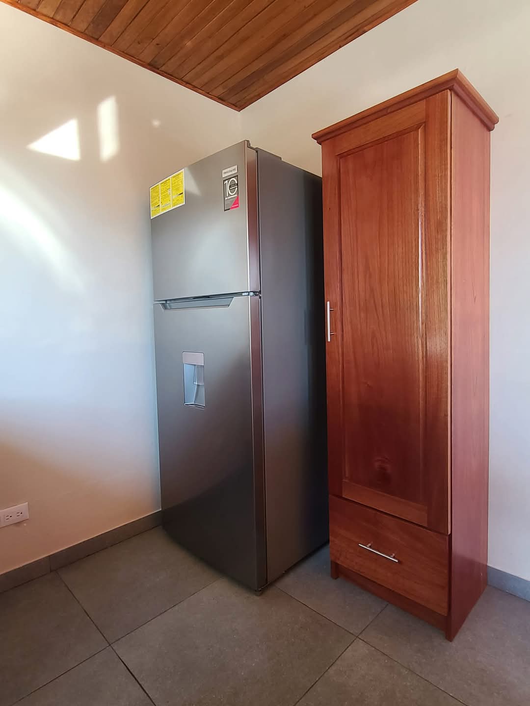 Charming Home 2BD 1BA in a Quiet Neighborhood Near Lake Arenal Park  photo 9