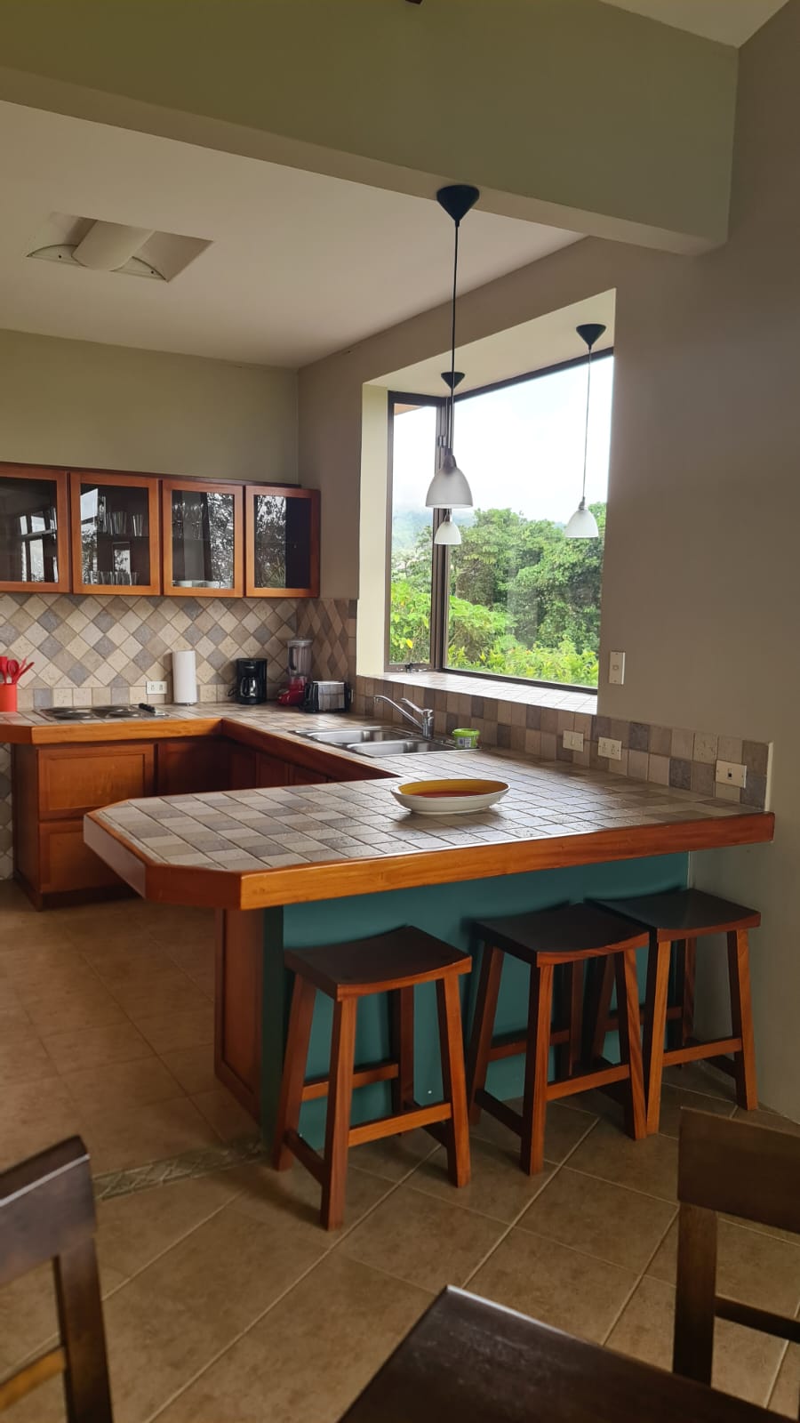 Beautiful 3 Bedroom, 2 Bathroom Furnished Home in El Aguacate photo 9
