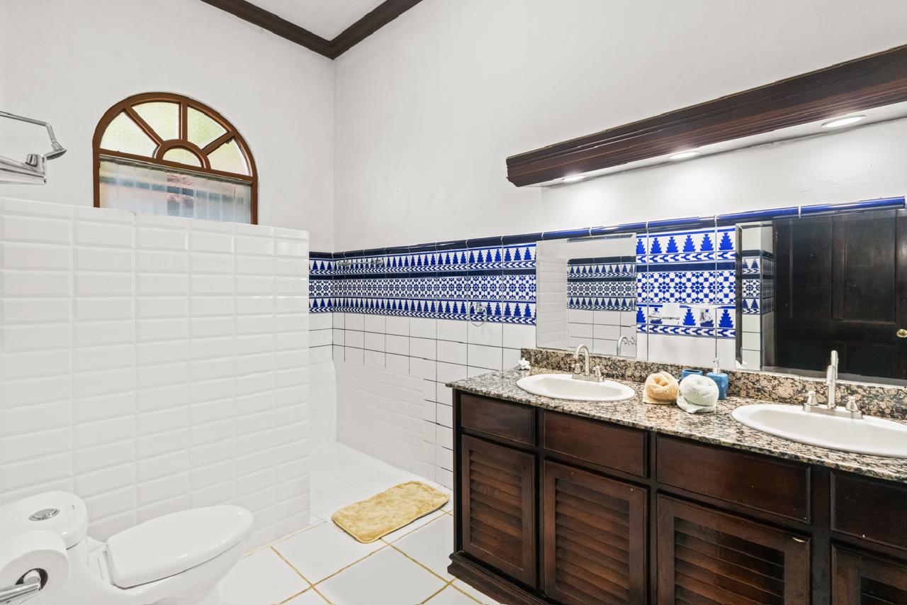 Luxury 19-Bedroom Property with Pools, Gardens & Stunning Ocean Views  photo 41