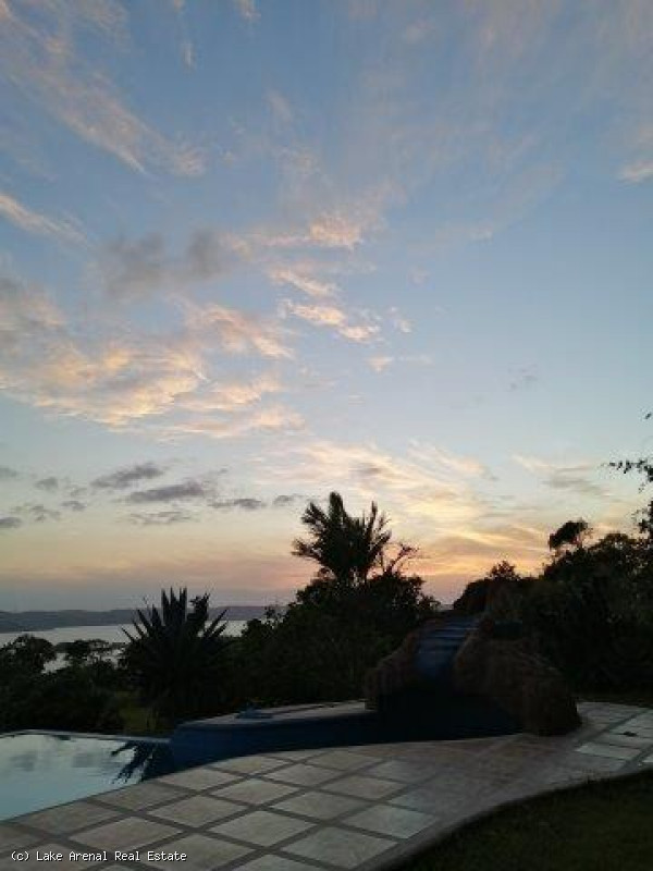 Luxury Manor with Far-reaching Lake Views In Nuevo Arenal photo 16