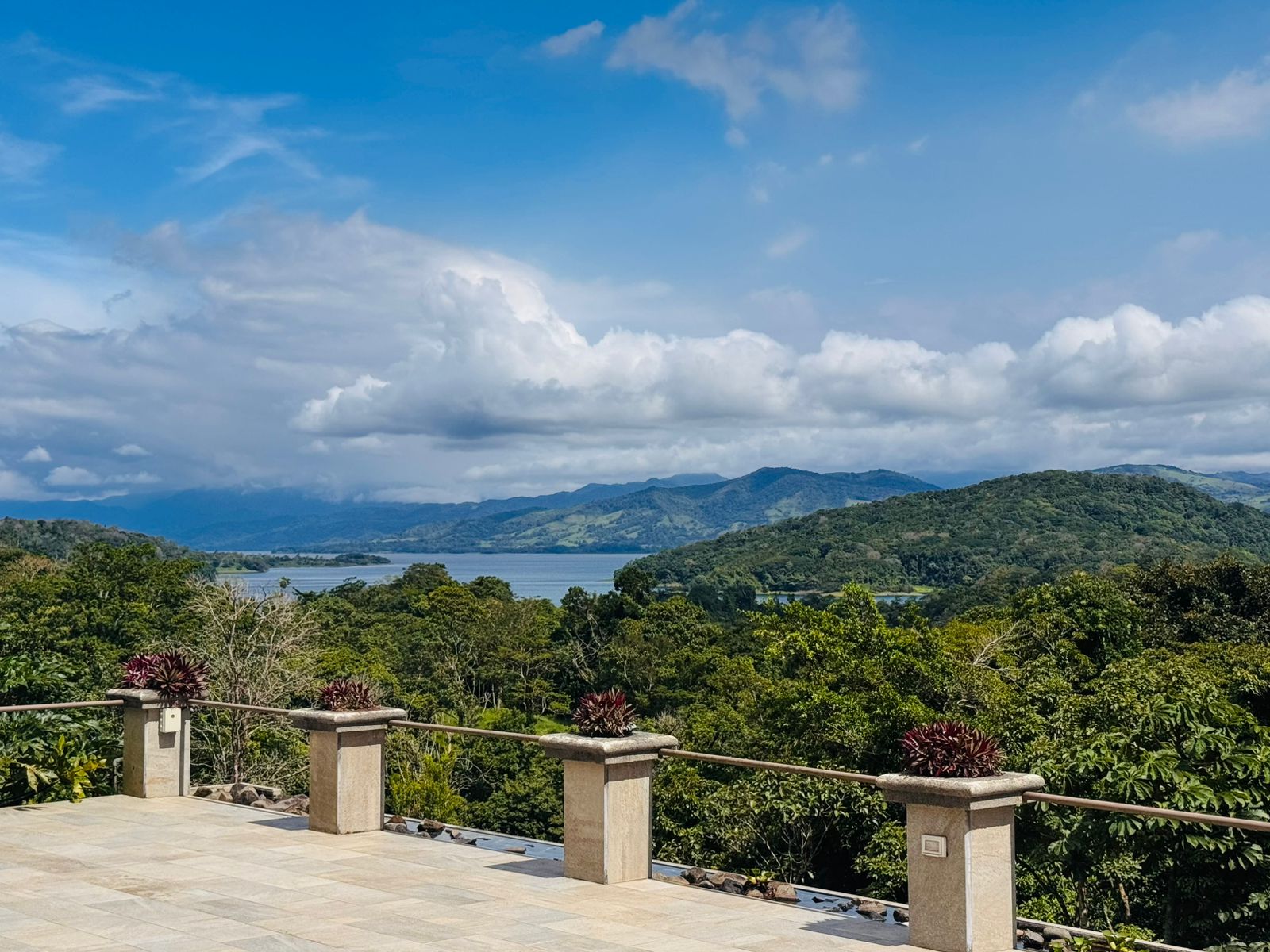 Lake & Volcano View Estate with Pool, Jacuzzi & Apt In El Aguacate photo 46