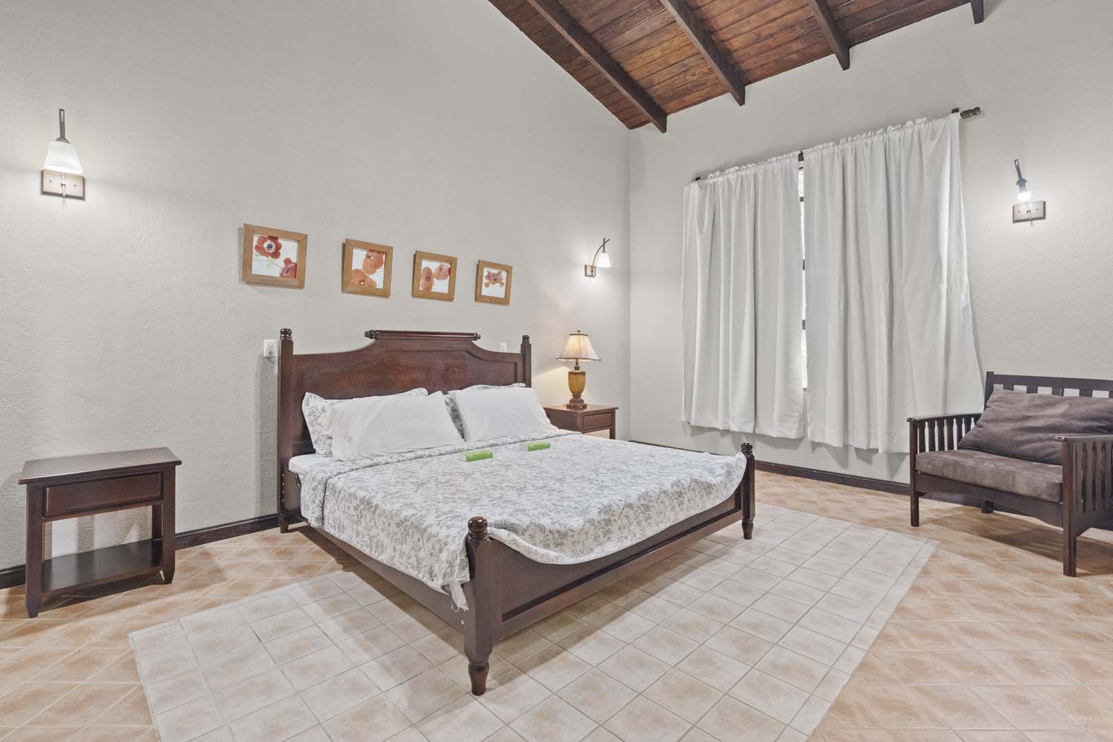 Luxury Home w/ Stunning Mountain Views on a 10,000 m² Estate photo 15