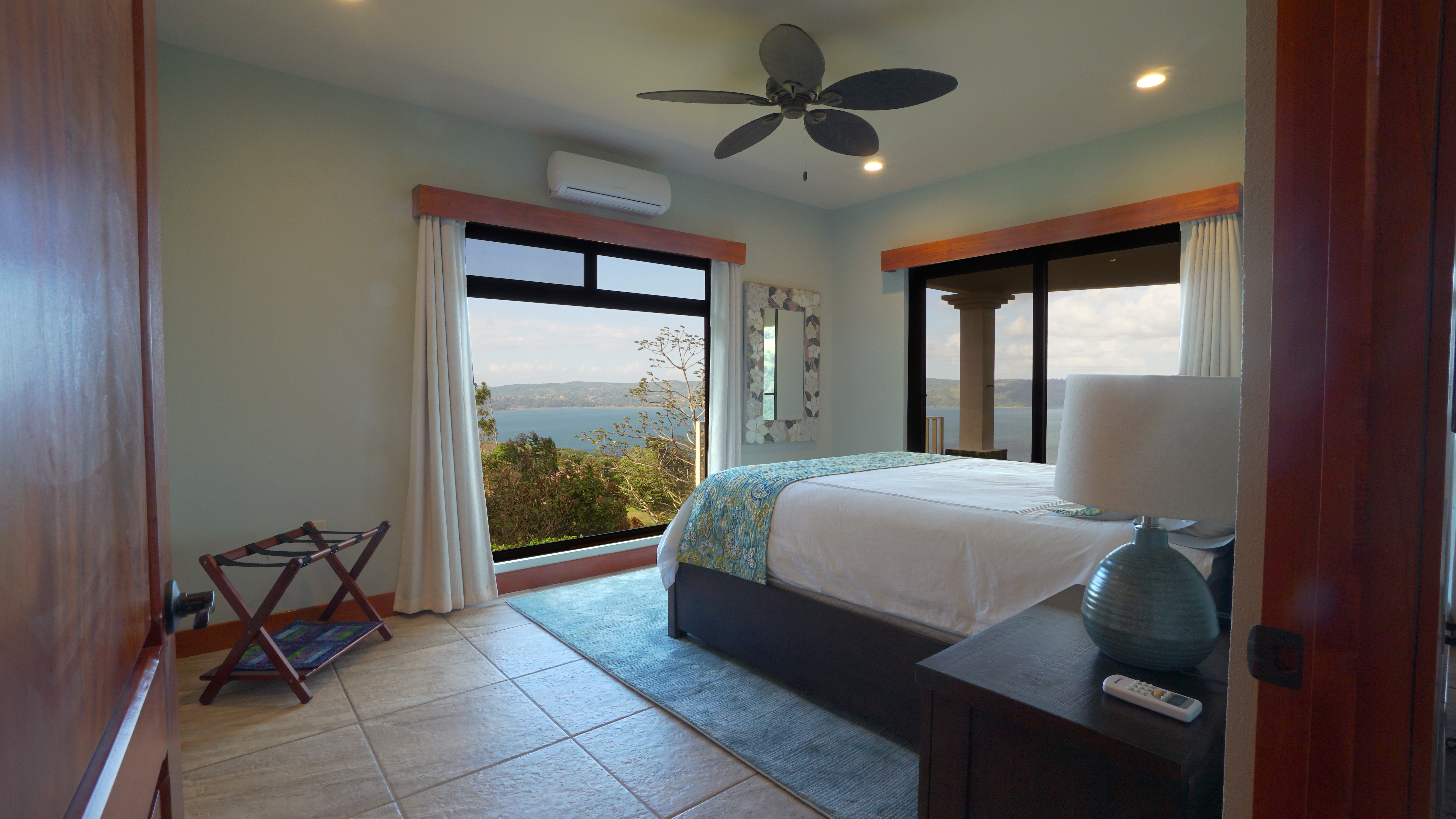 Stunning Home 3BD 2BA with Lake & Volcano Views, and Expansion Potential photo 12