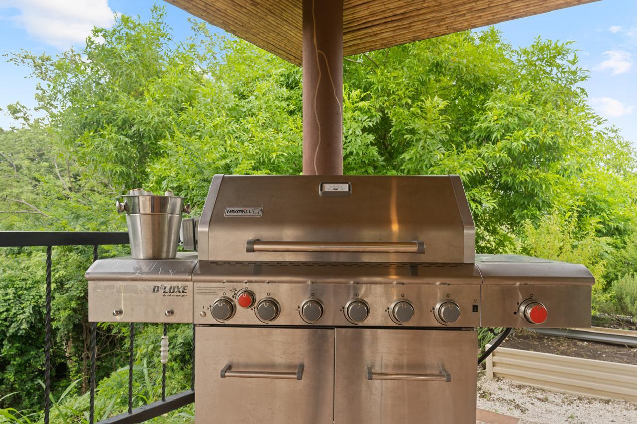 Luxury 19-Bedroom Property with Pools, Gardens & Stunning Ocean Views  photo 61