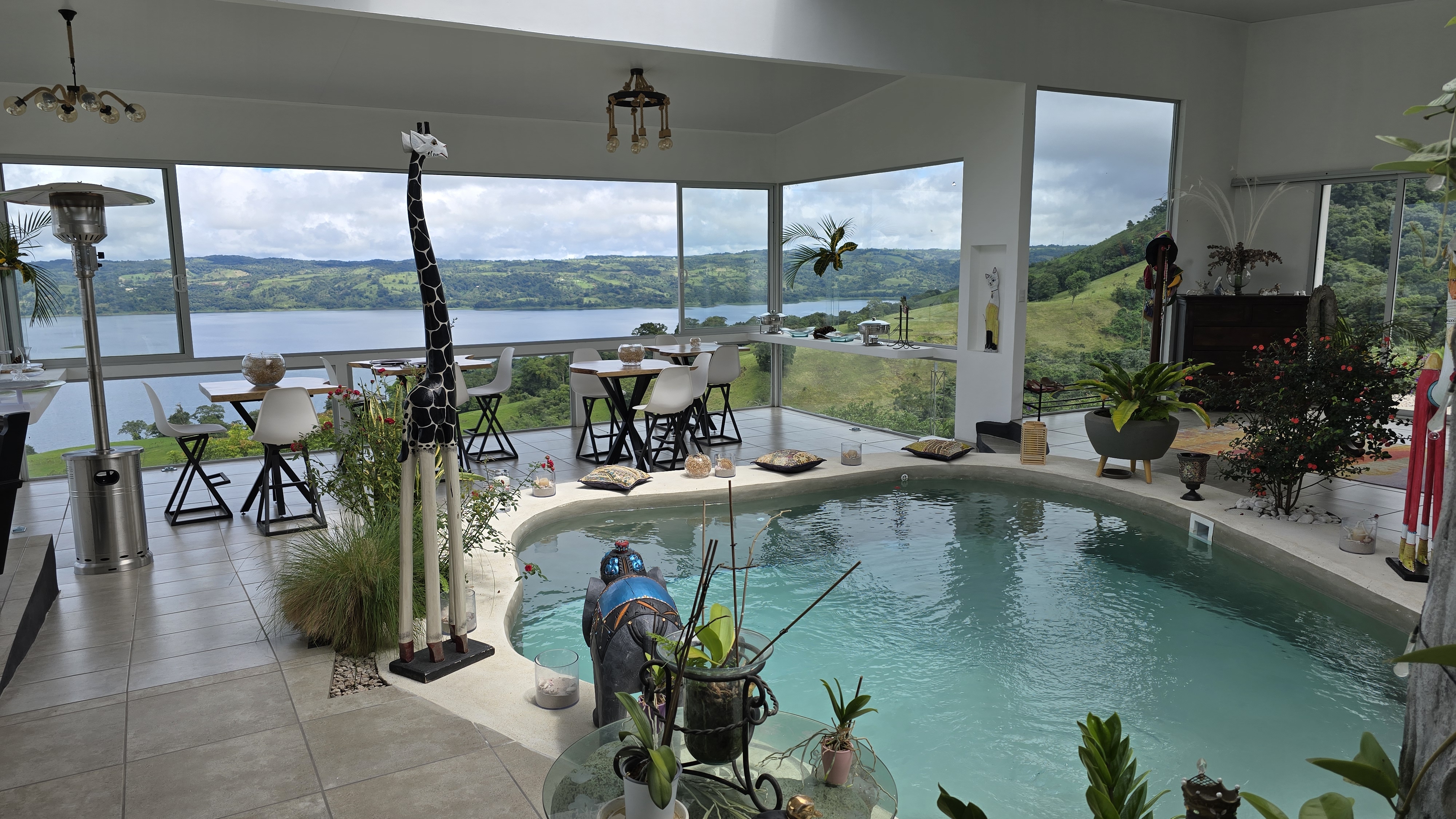 Luxurious Residential Complex with Income Potential in Tronadora photo 6