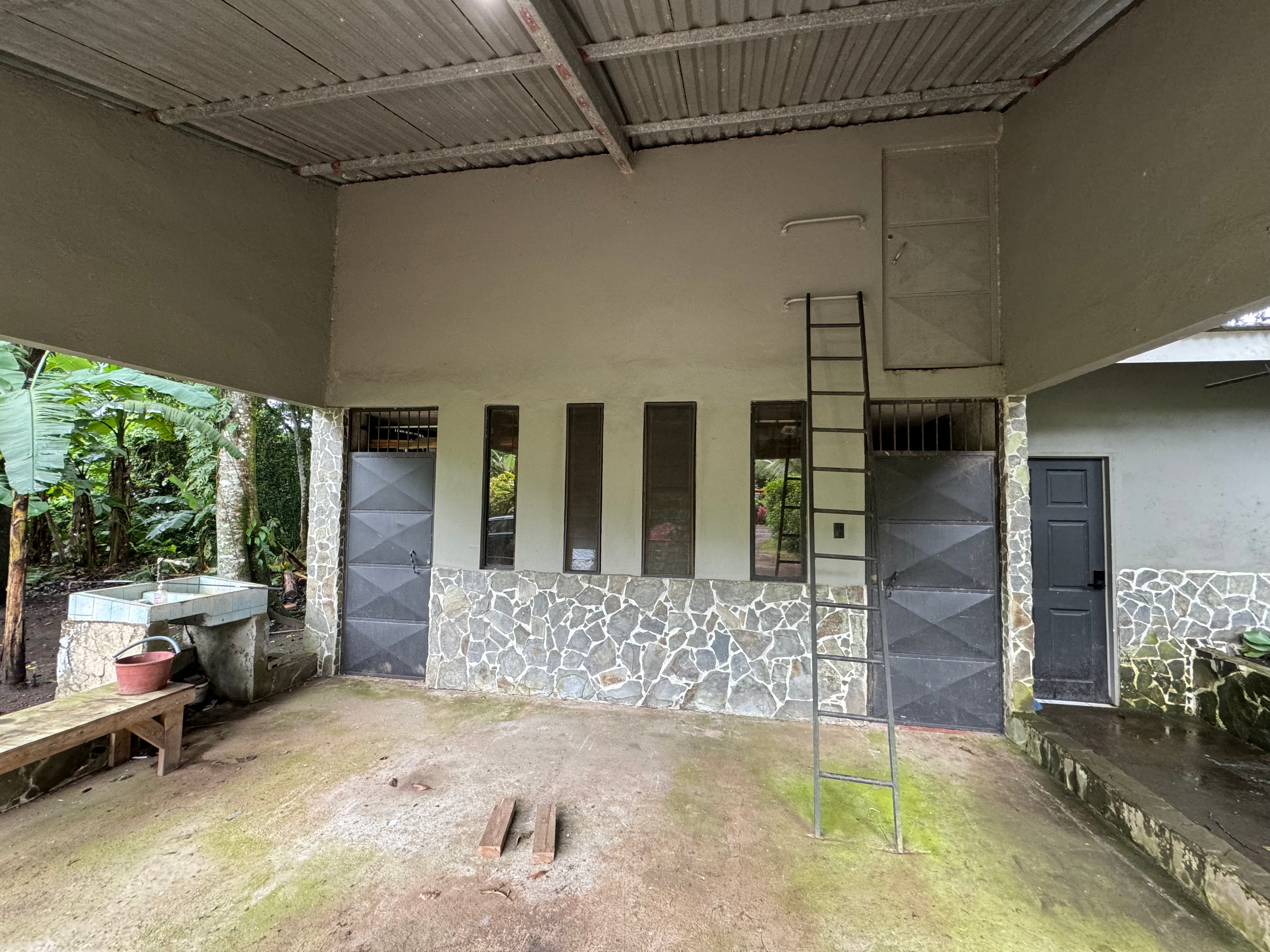 Commercial property: main house + 5 cabins + greenhouse + stable in Cinco Esquinas  photo 60