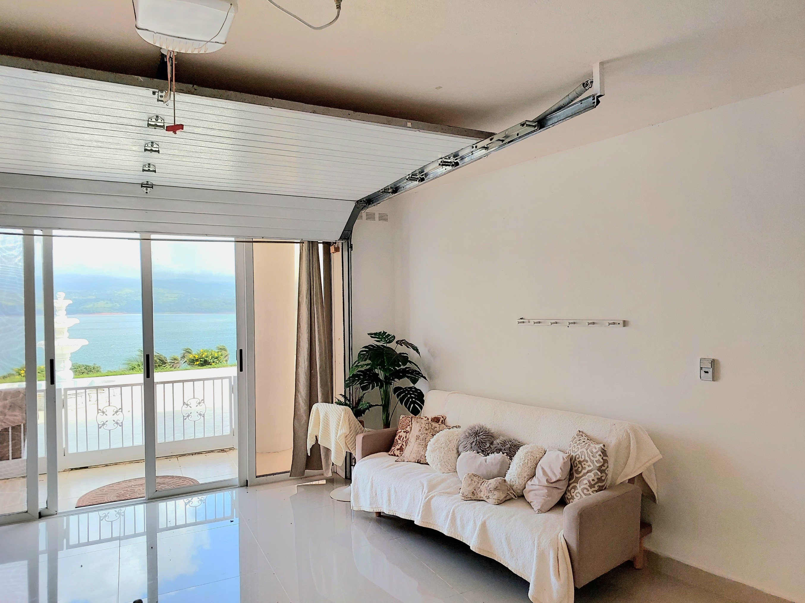 Luxury 7.41 Acre Estate 13 BD 10 BA w/ beautiful views of Lake Arenal & the Volcano  photo 25