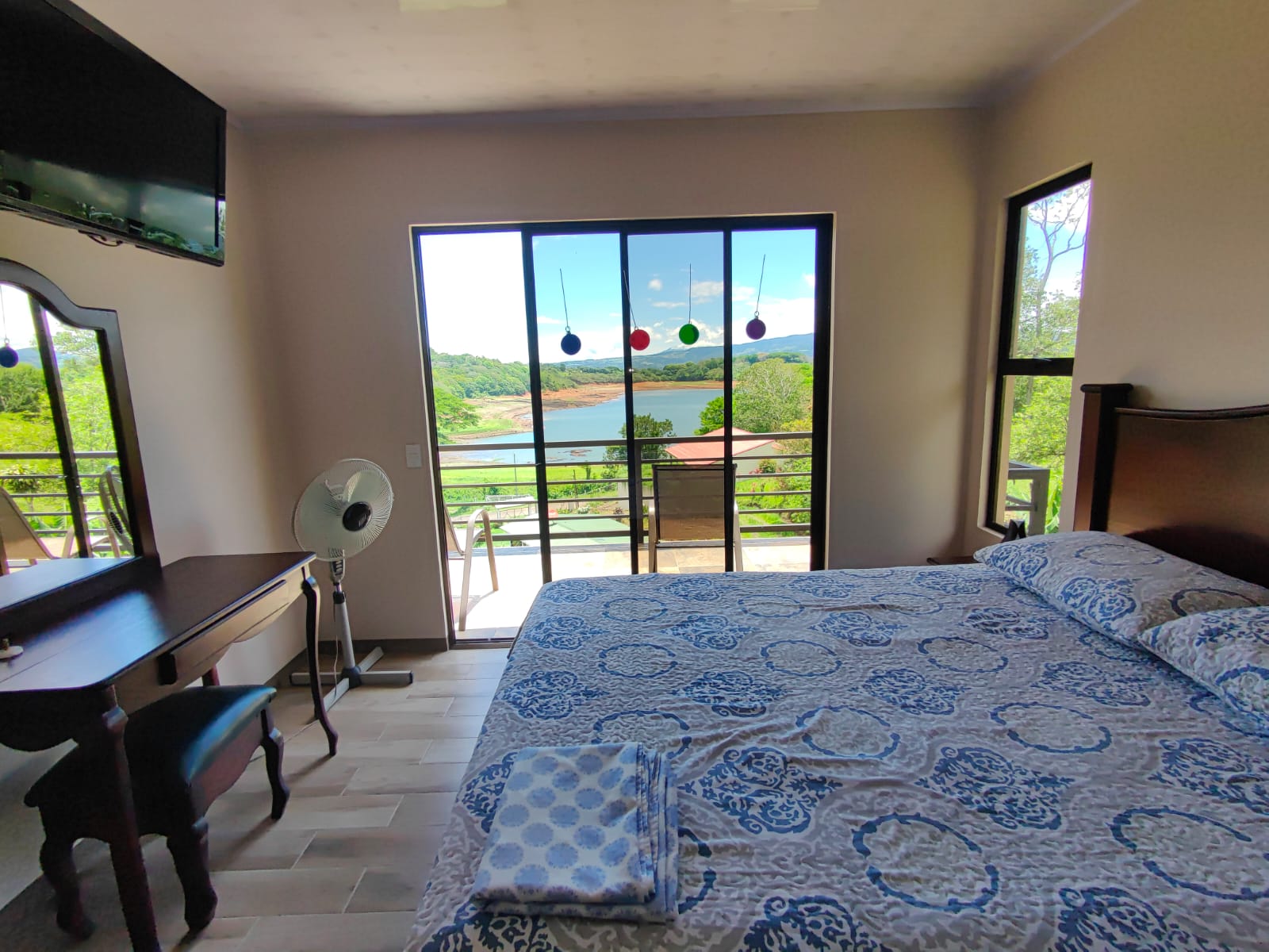 Charming 2BD, 1.5 BA LAKE VIEW Home Just Steps from Lake Shore in Tronadora  photo 17