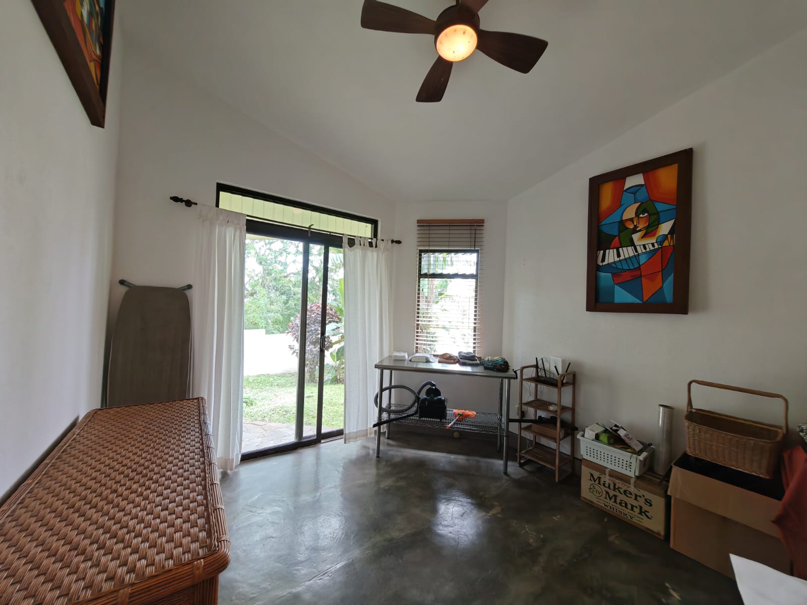 Charming 2BR Home + 1BR Casita on 1,000 m² Lot with Volcano & Lake Views photo 19