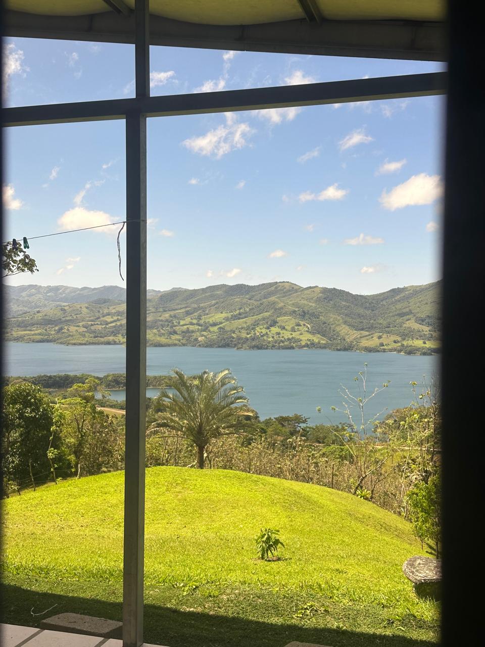 Lovely 3-Bedroom 2 Bathroom Home with Panoramic Lake & Mountain Views  photo 8