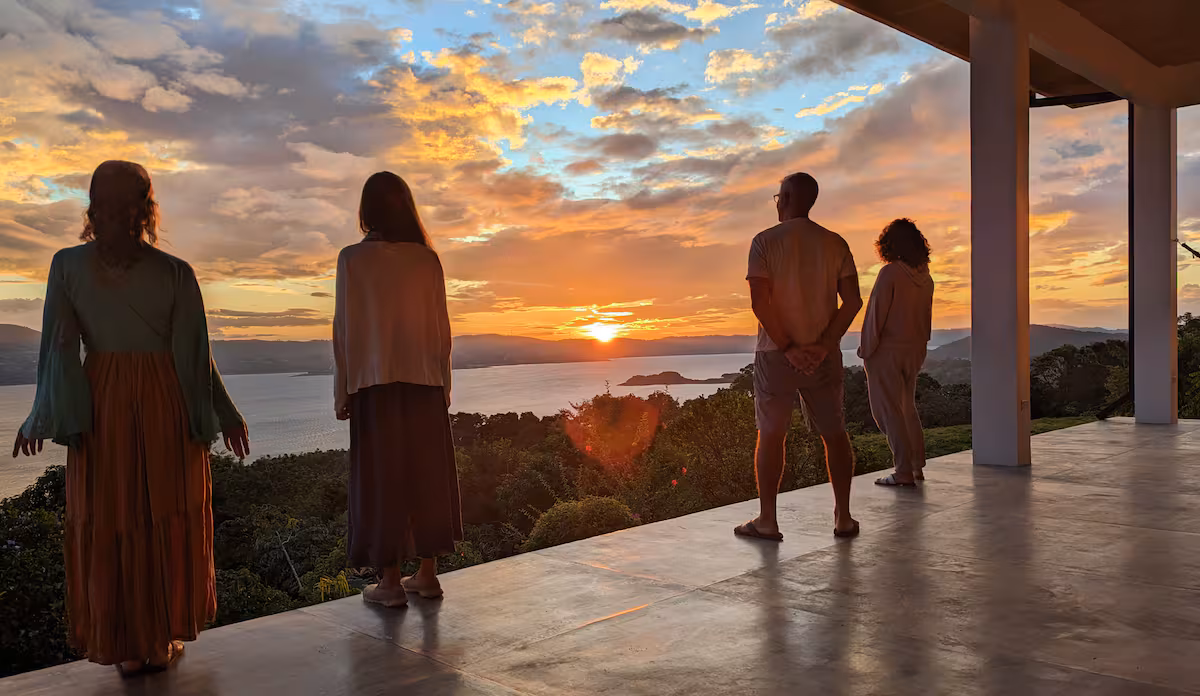 Luxury Home with 4 Bedrooms and Breathtaking Lake & Mountain Views photo 23