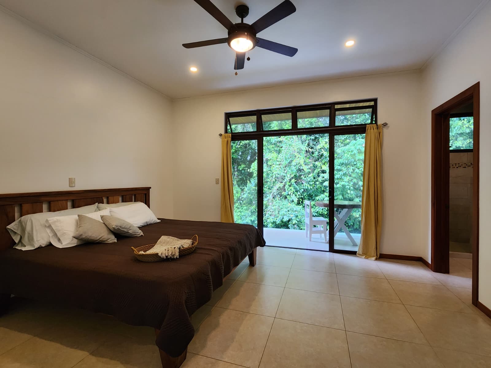 Beautiful Furnished Home 2BD 2.5 BA w/ Lake View in Nuevo Arenal photo 21