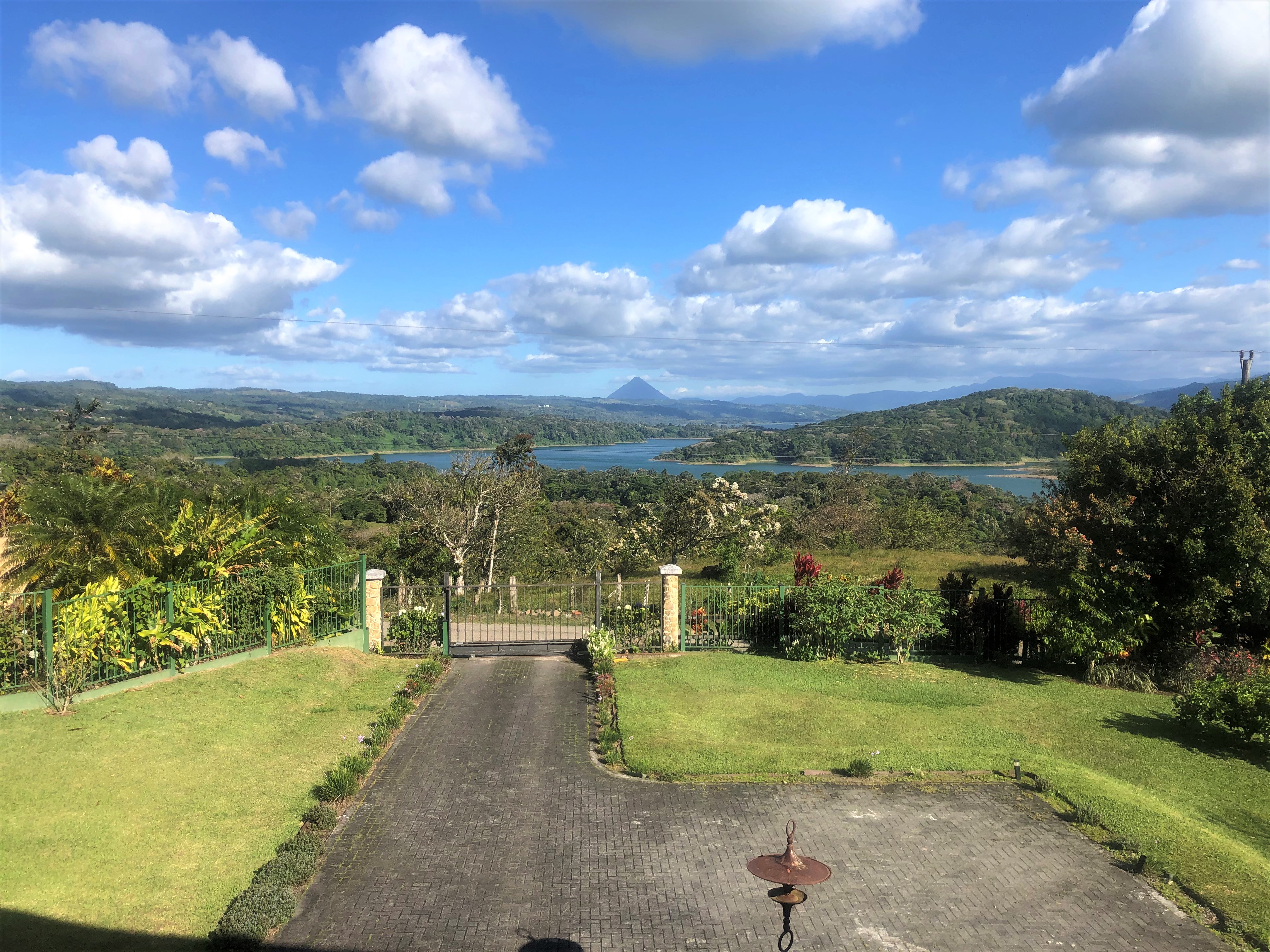 Stunning 374 m² 3BD 3BA Home with Expansive Lake and Volcano Views photo 39