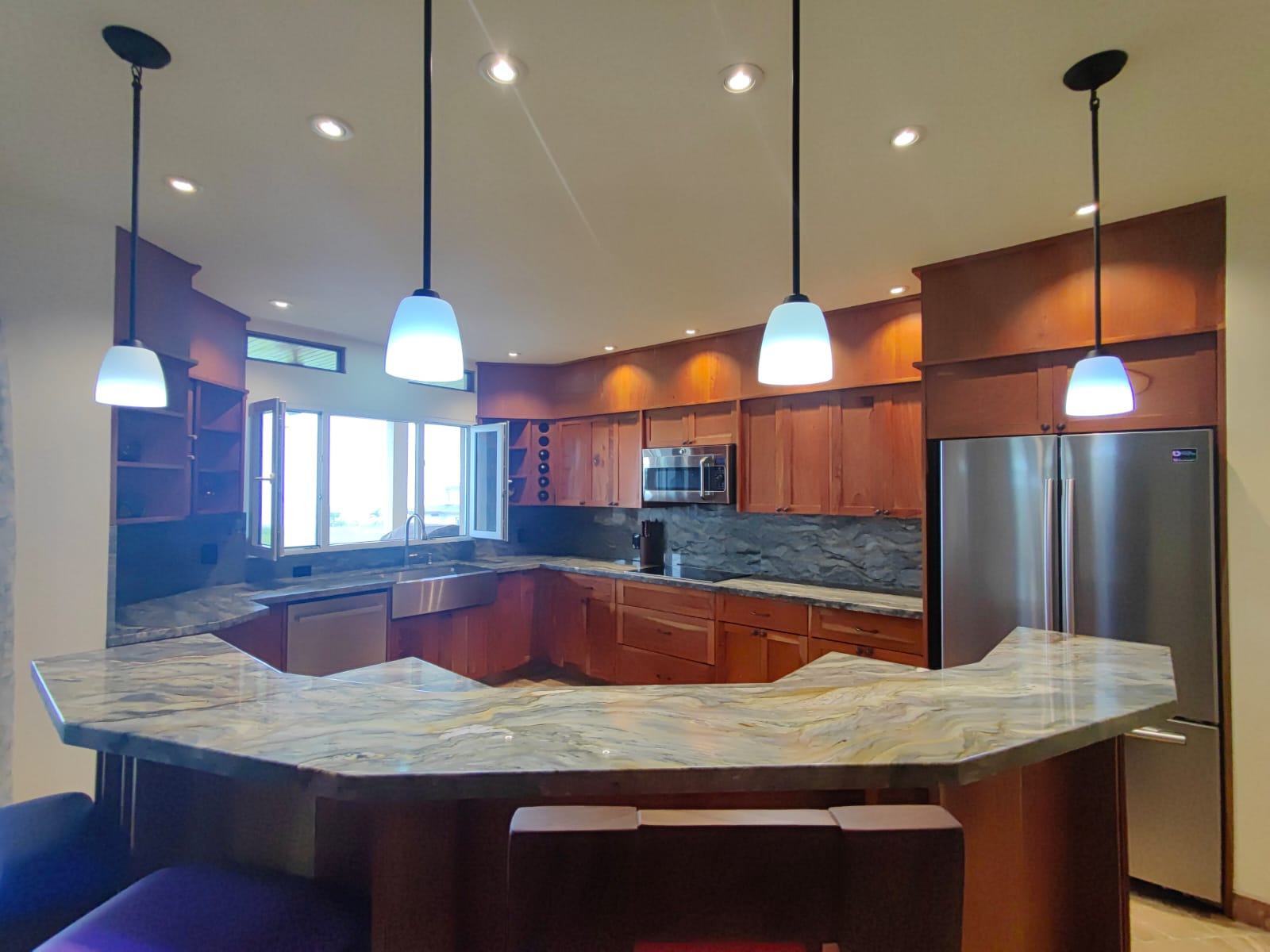 Luxury, Lake & Volcano View, 2BD/3BA Home in Gated Commuinty+1BD/1BA Apt photo 7