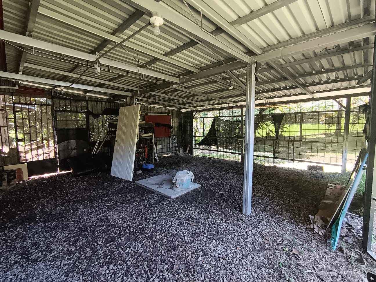 Beautiful Home 2BD 1BA in a 19424.9 m2 (4.8 Acre) Lot w/ Private Spring  photo 18