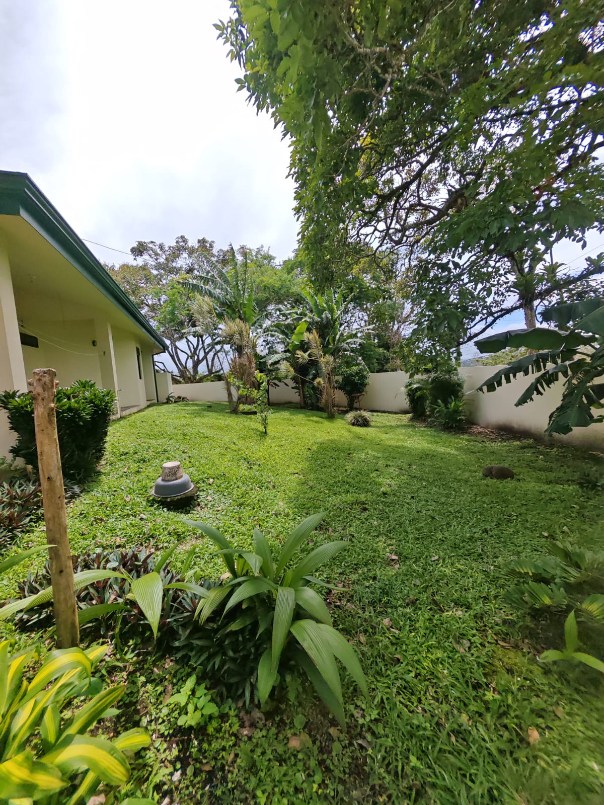 Charming 2BR Home + 1BR Casita on 1,000 m² Lot with Volcano & Lake Views photo 32