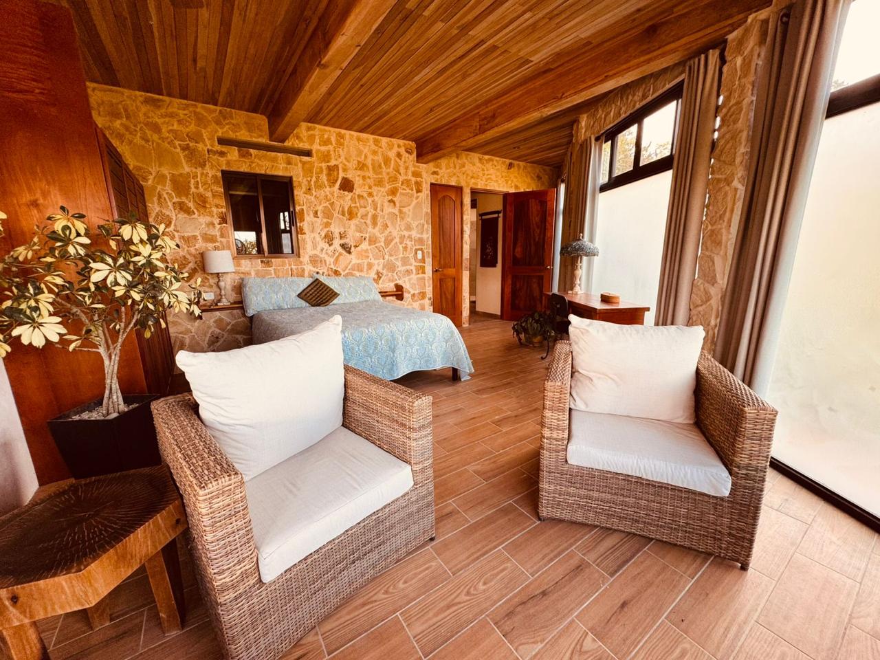 Lake & Volcano View Estate with Pool, Jacuzzi & Apt In El Aguacate photo 29