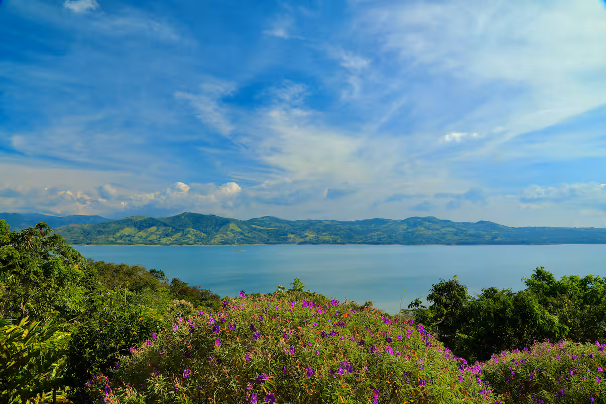 Luxury Home with 4 Bedrooms and Breathtaking Lake & Mountain Views photo 29