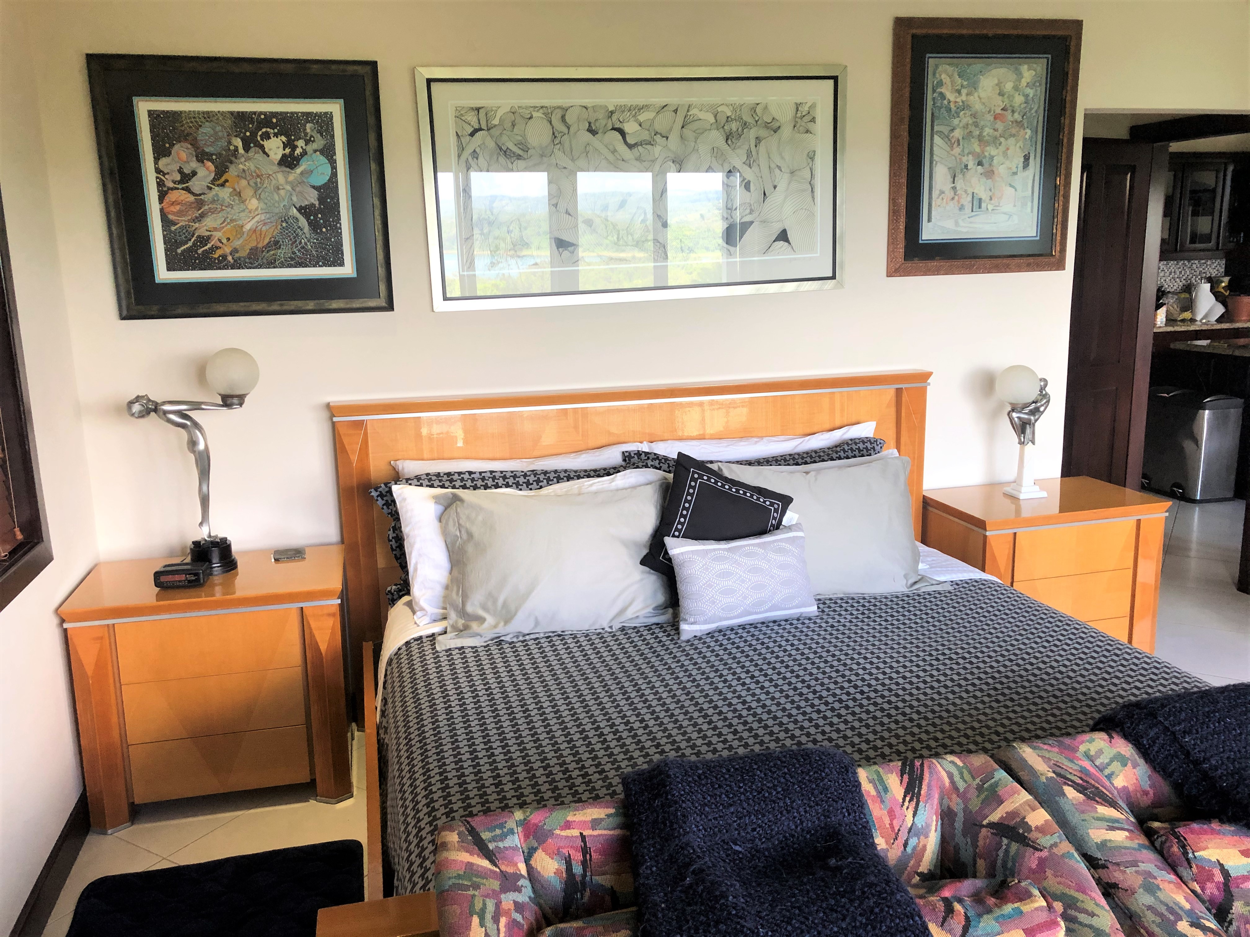 Stunning 374 m² 3BD 3BA Home with Expansive Lake and Volcano Views photo 21