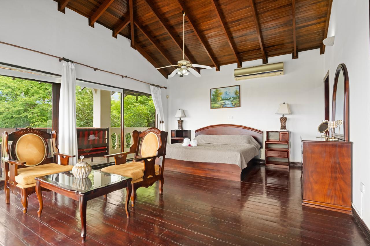 Luxury 19-Bedroom Property with Pools, Gardens & Stunning Ocean Views  photo 18