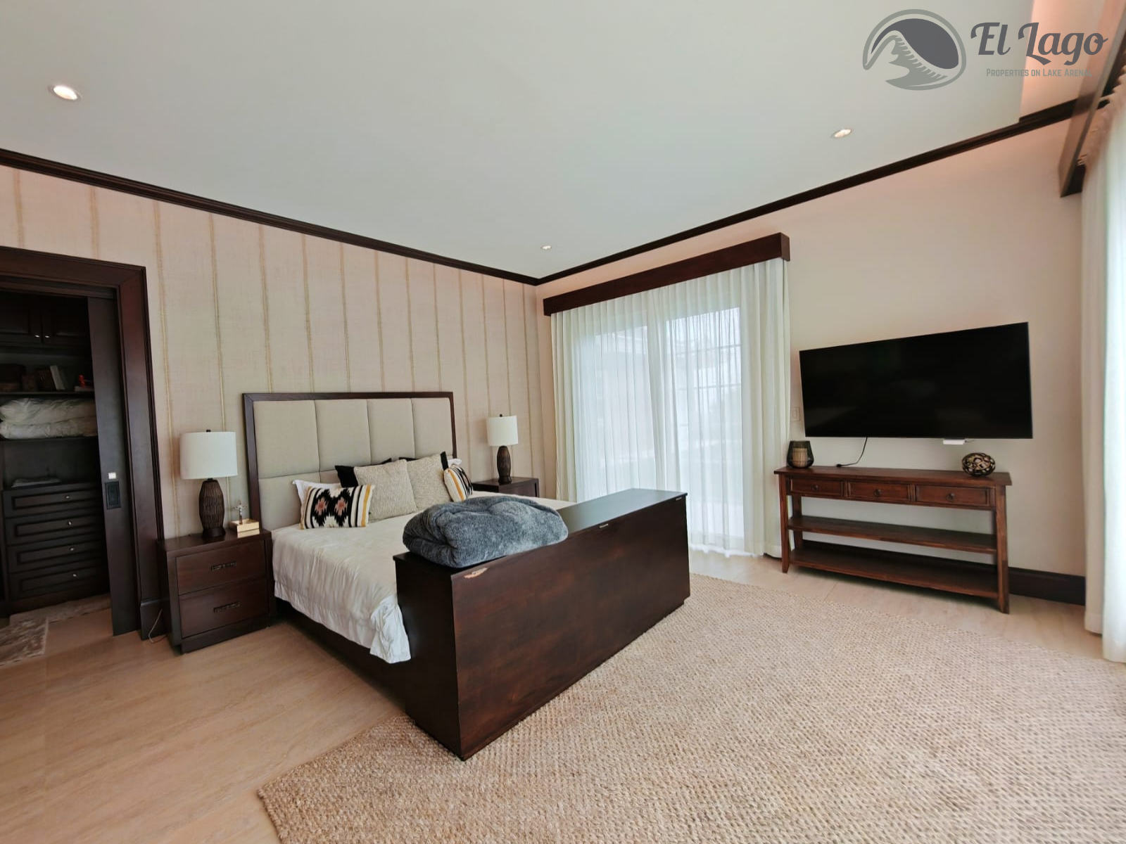 Luxury Estate w/ 8 BD, 9 BA, Private Forest, and Development Potential photo 34