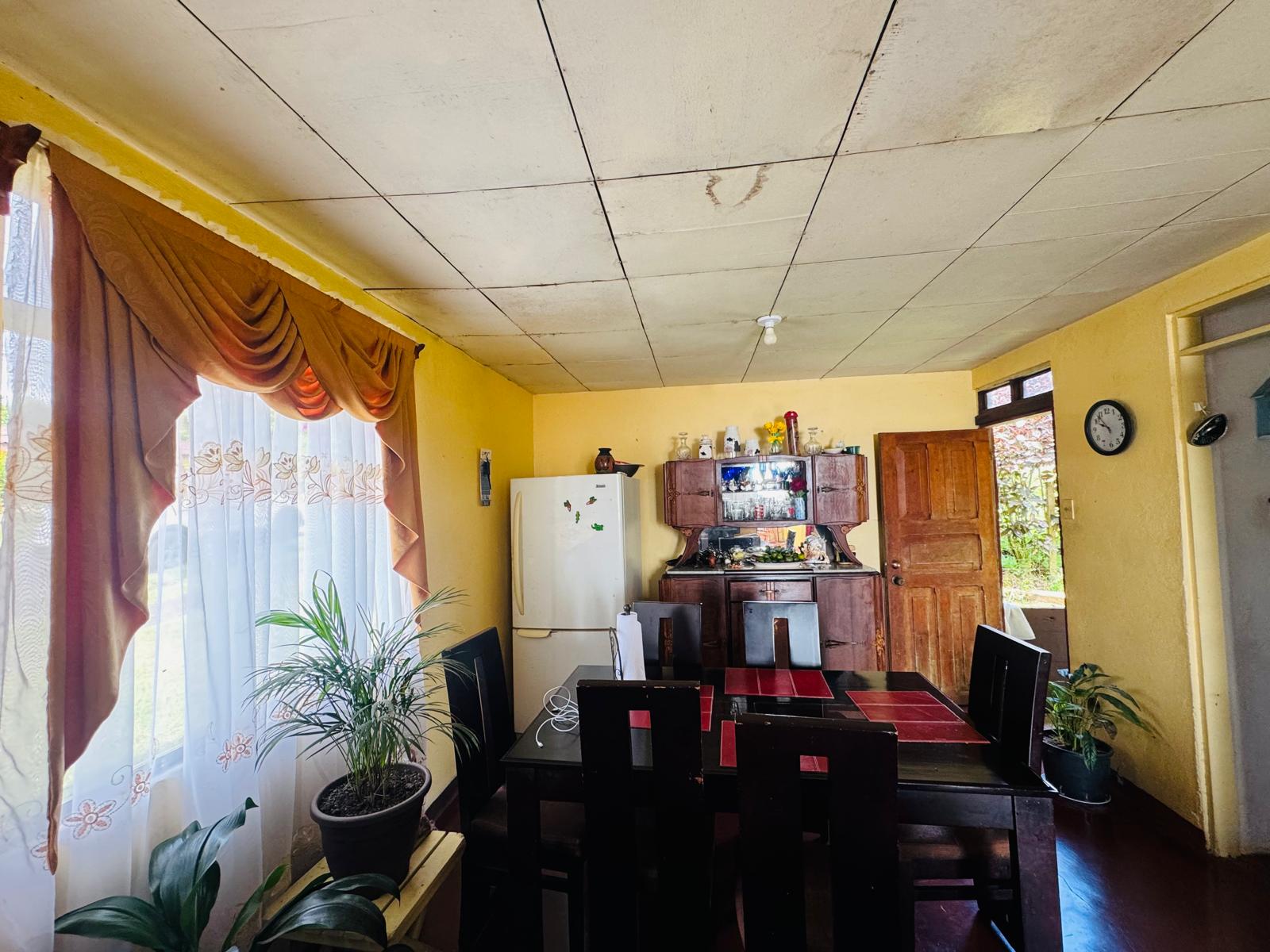 Spacious Home with Lake View and Guest Apartment in Nuevo Arenal photo 8