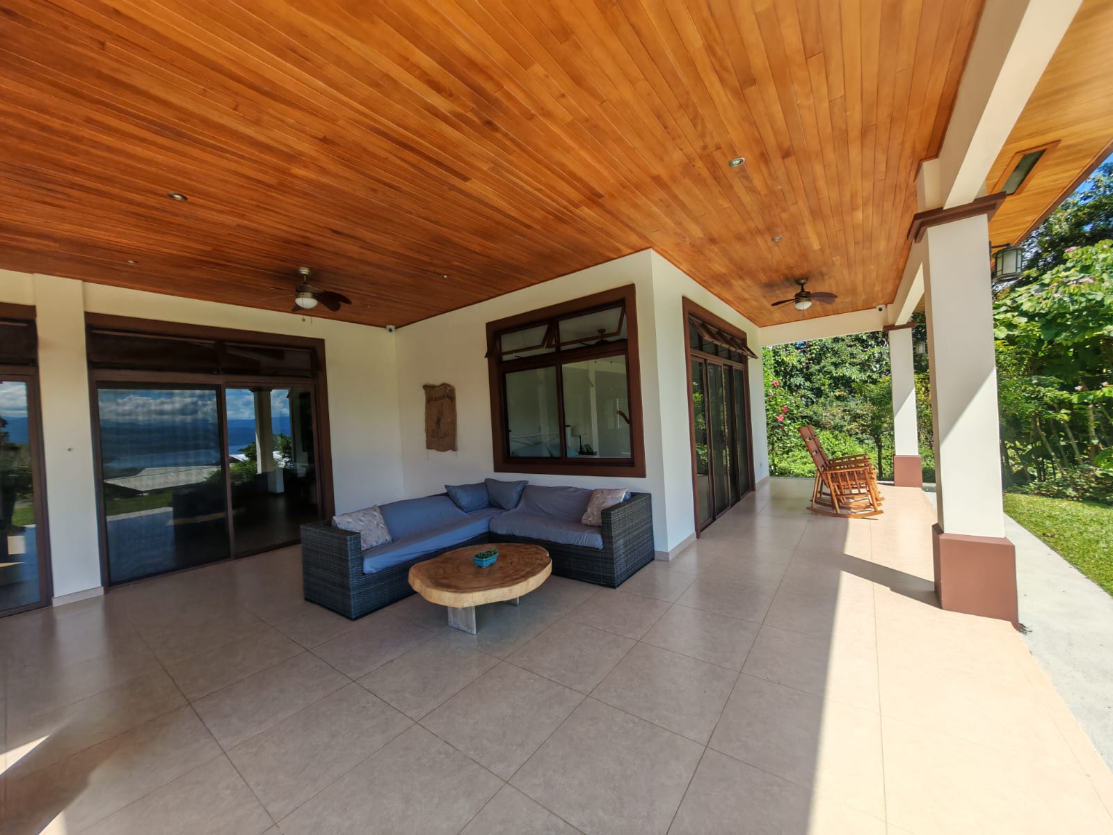 Beautiful Furnished Home 2BD 2.5 BA w/ Lake View in Nuevo Arenal photo 6