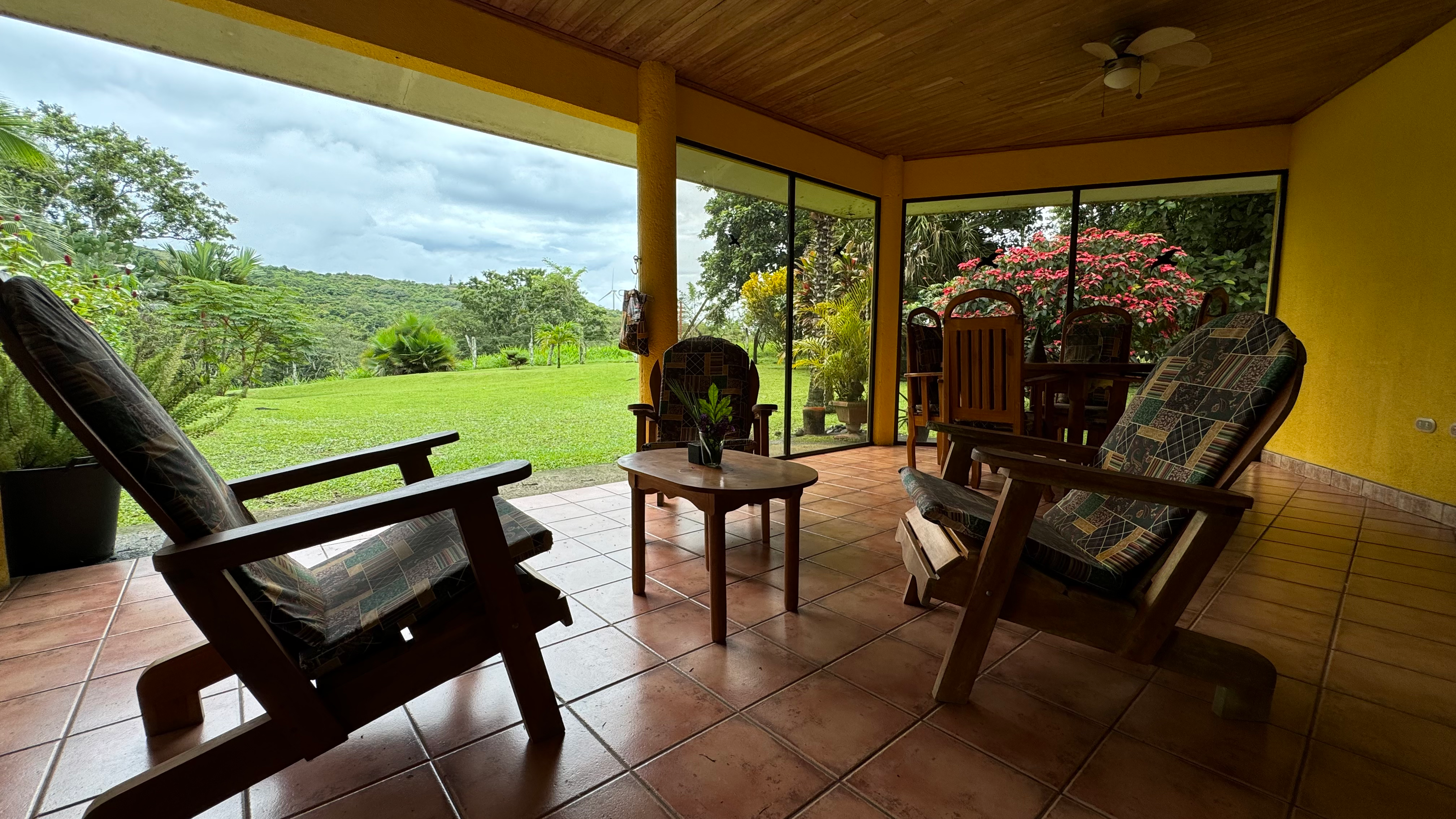 Commercial property: main house + 5 cabins + greenhouse + stable in Cinco Esquinas  photo 25