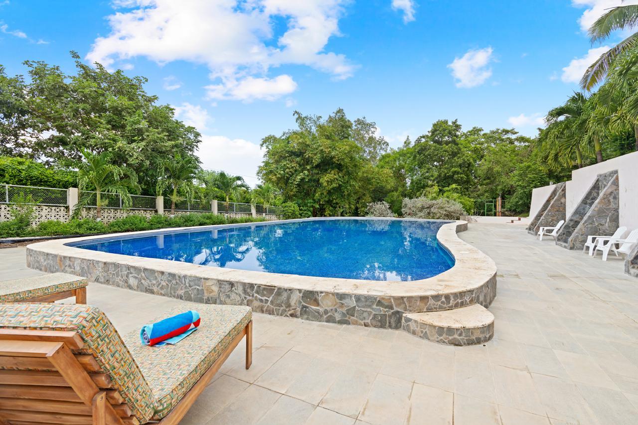 Luxury 19-Bedroom Property with Pools, Gardens & Stunning Ocean Views photo 52